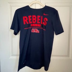 Nike College T-Shirt